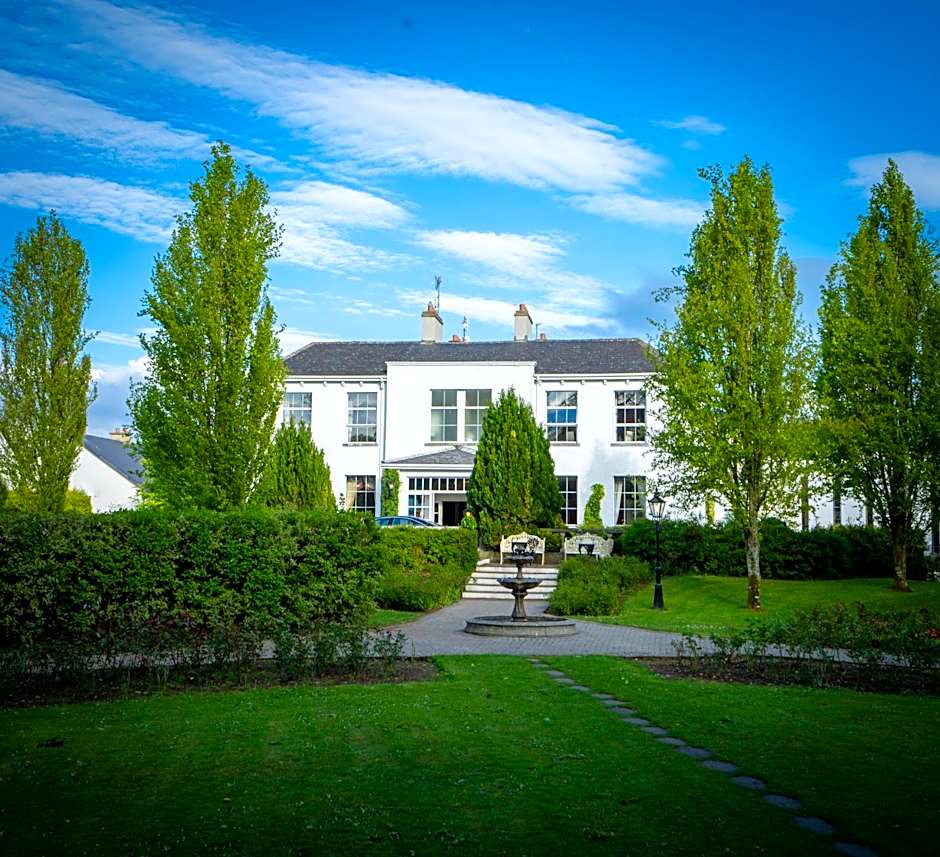 Castle Oaks House Hotel