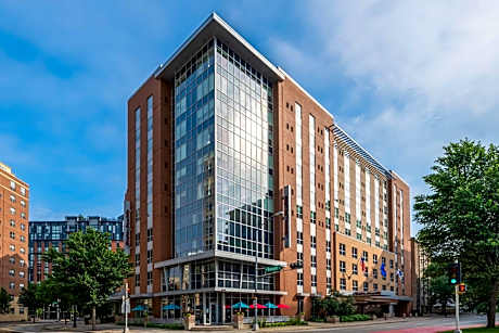 Hampton Inn By Hilton & Suites Madison Downtown