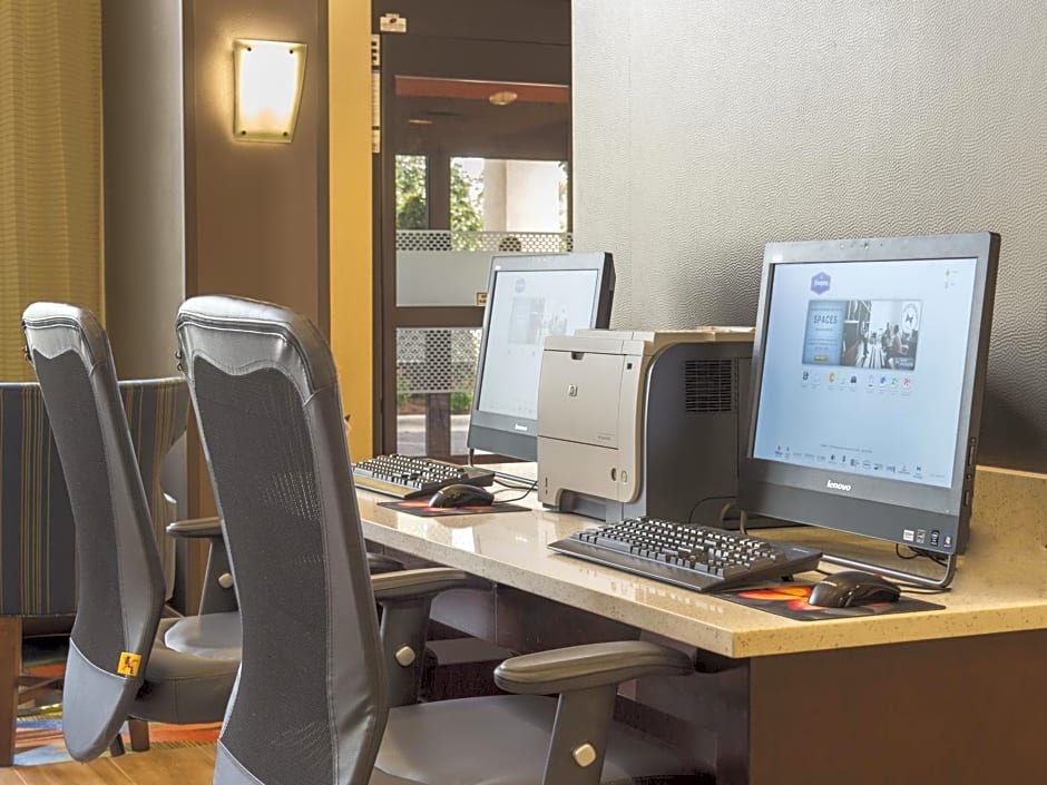 Hampton Inn & Suites Pensacola I-10 N at University Town Plaza