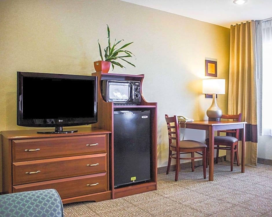 Comfort Inn Guilford near I-95