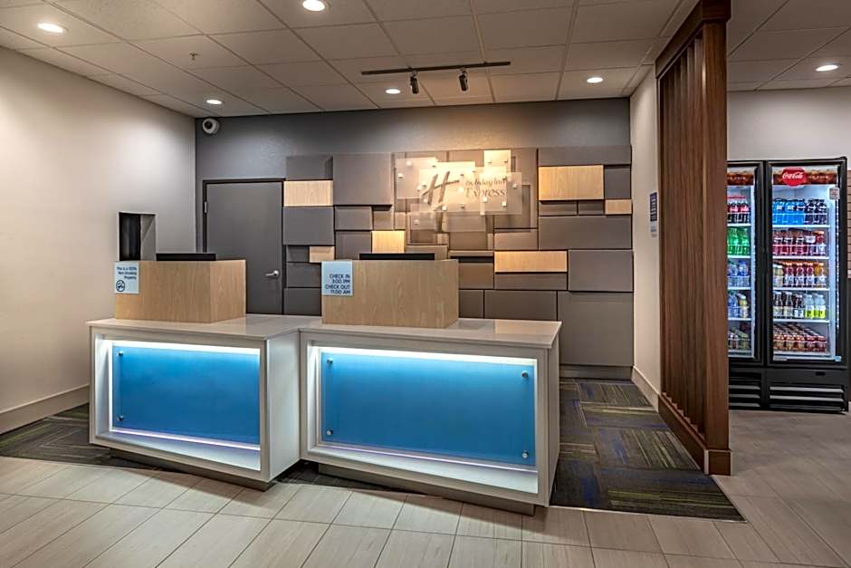 Holiday Inn Express & Suites N Waco Area - West By IHG
