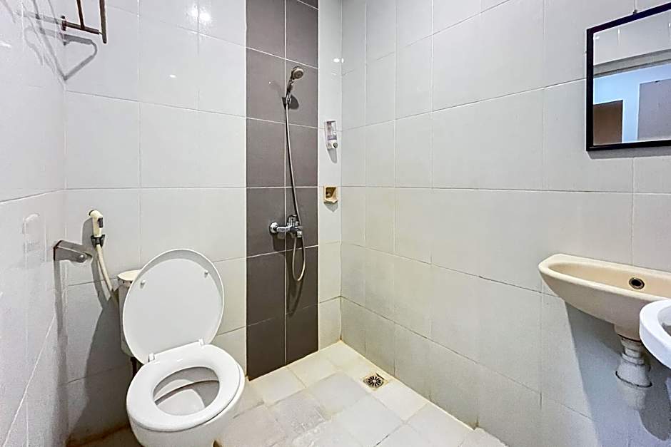 Urbanview Poma Hotel