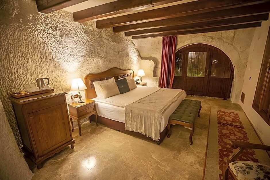 Artemis Cave Suites - Adults Only