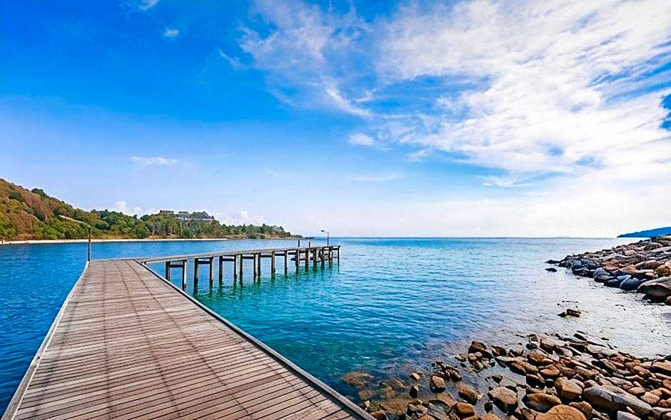 Rainbow Sky Hotel Samet