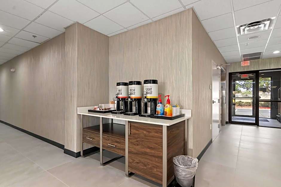 Hampton Inn & Suites Houston - Rosenberg