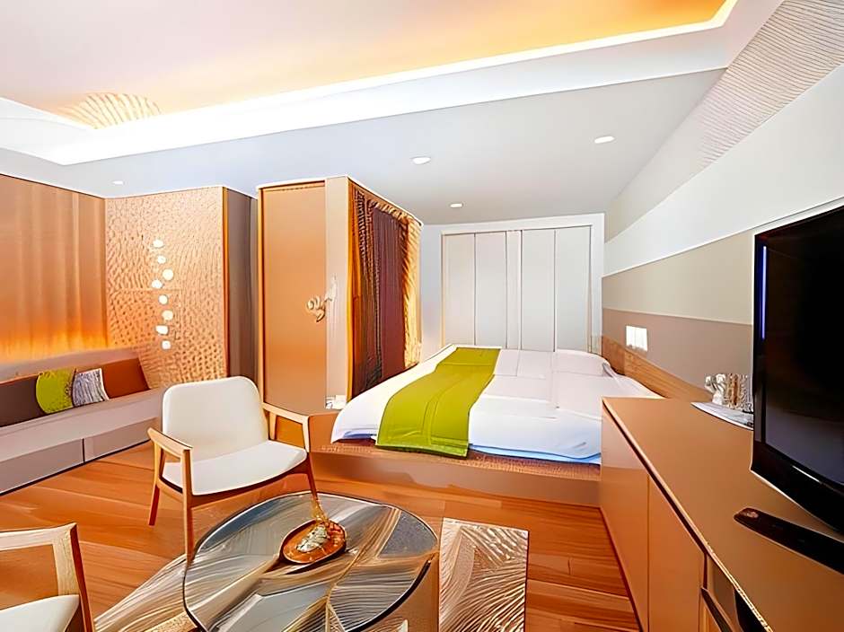 Manza Juraku All-inclusive Hotel