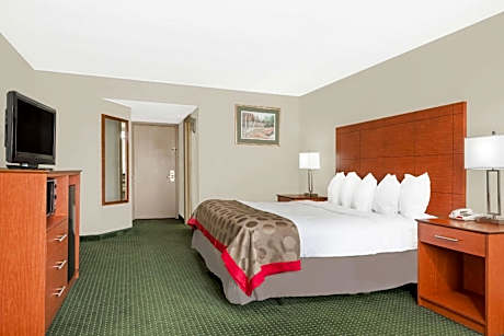 1 King Bed, Building A, Non-Smoking