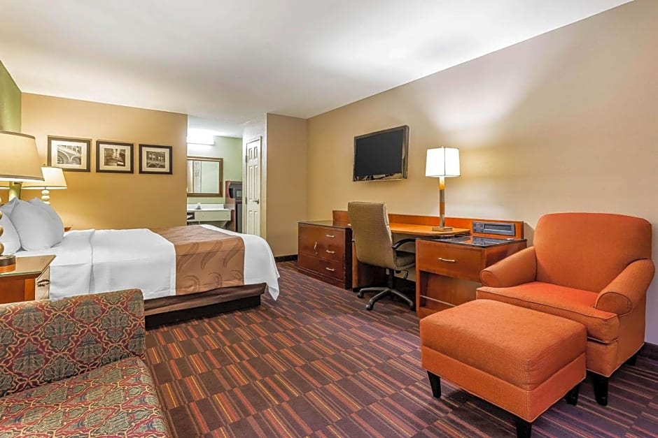 Quality Inn & Suites near Robins Air Force Base