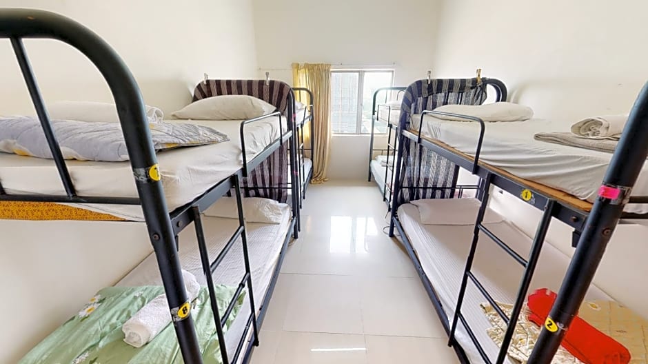 Monkey Mansion Putra Majestik