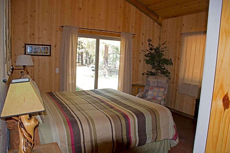 DiamondStone Guest Lodges