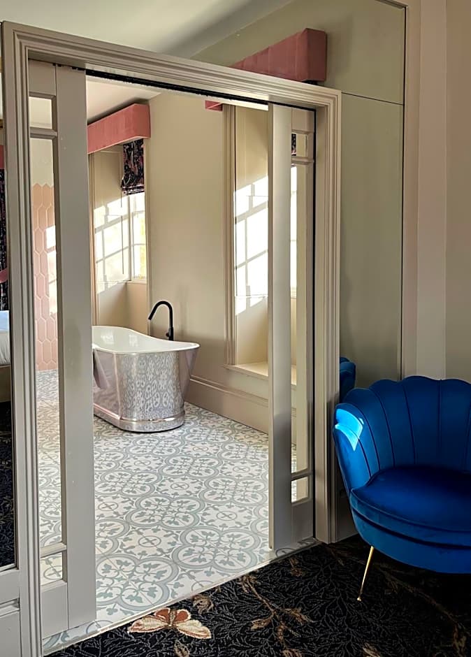 The Haycock Manor Hotel