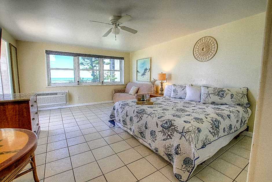 Daytona Shores Inn and Suites