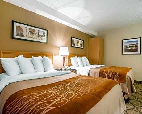 Drive Up Room with 2 Double Beds - No Smoking