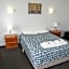 Holbrook Town Centre Motor Inn