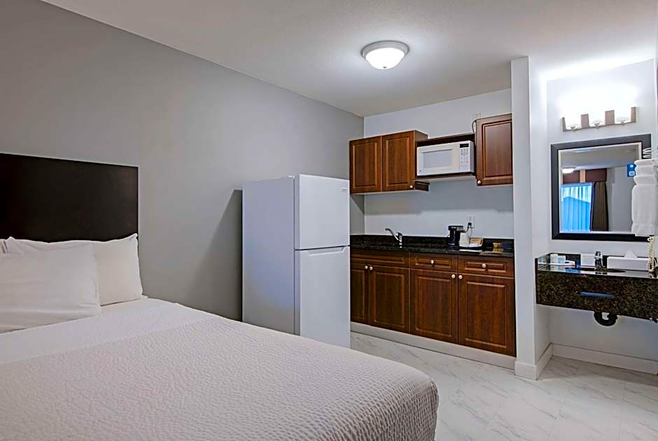 Travelodge by Wyndham Kamloops Mountview