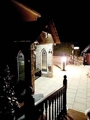 Large One Bedroom Suite (2 Adults)