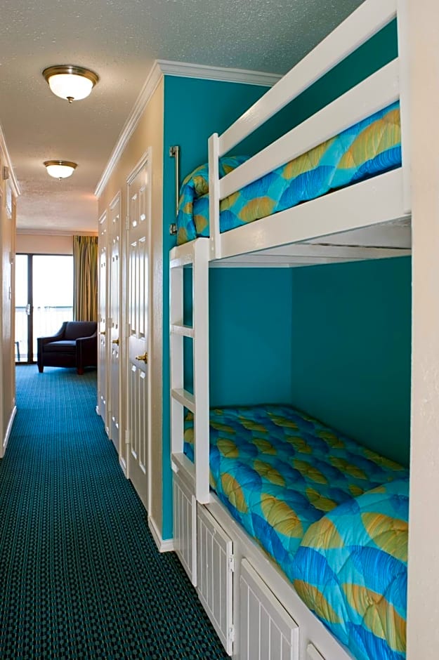 Casa Del Mar Beachfront Suites