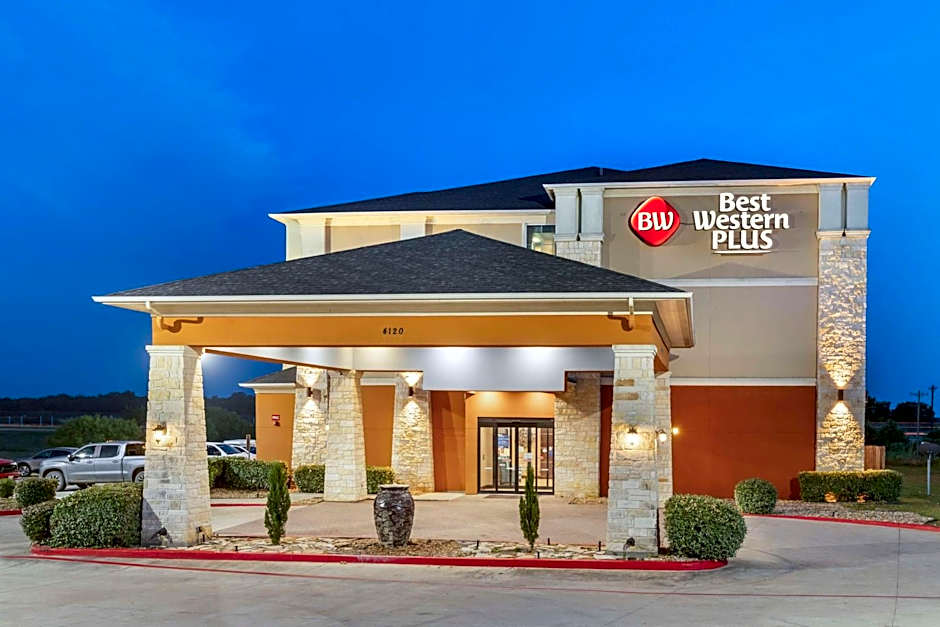 Best Western Plus Longhorn Inn & Suites