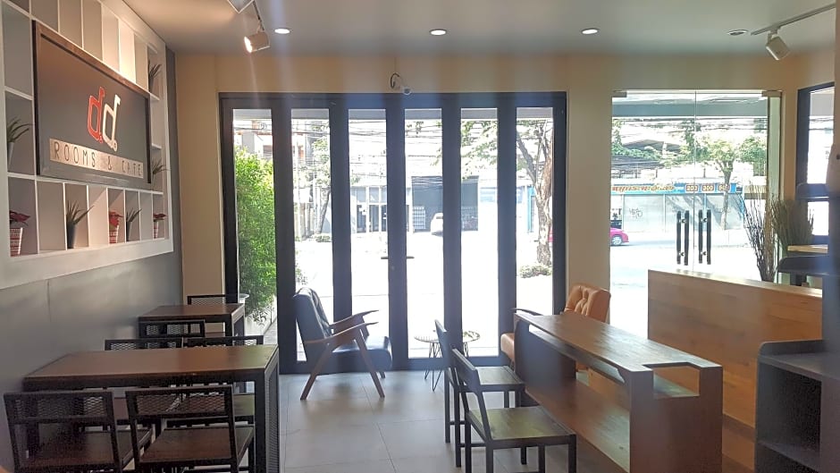Double D Rooms Cafe