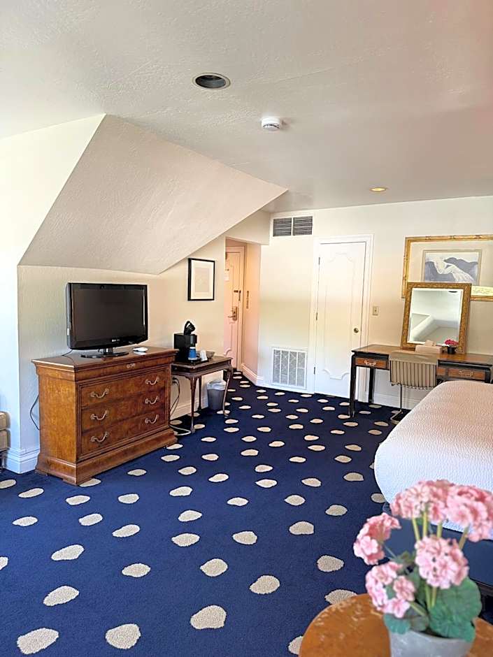 The Sterling Hotel
