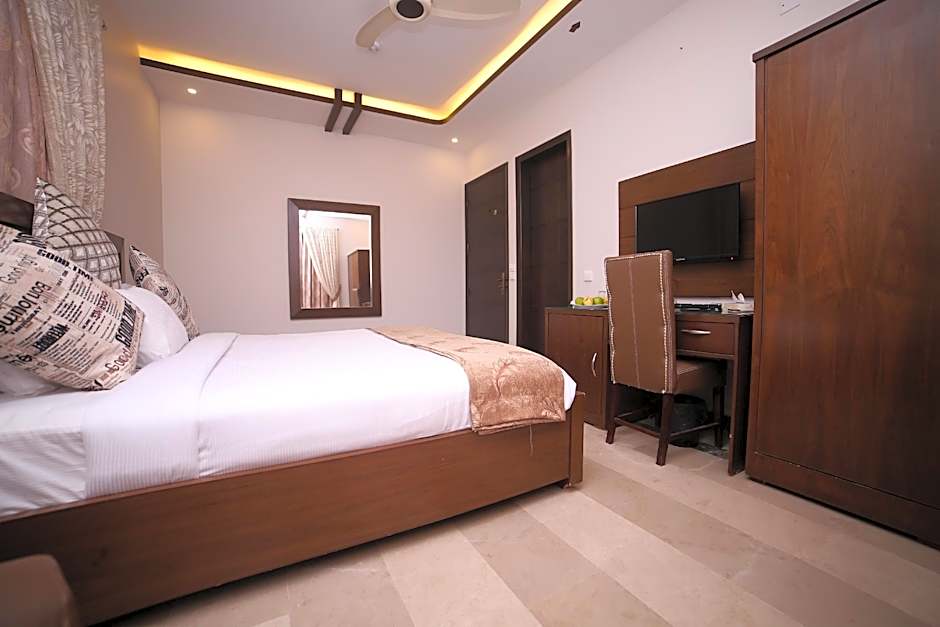 Zifan Hotel & Suites