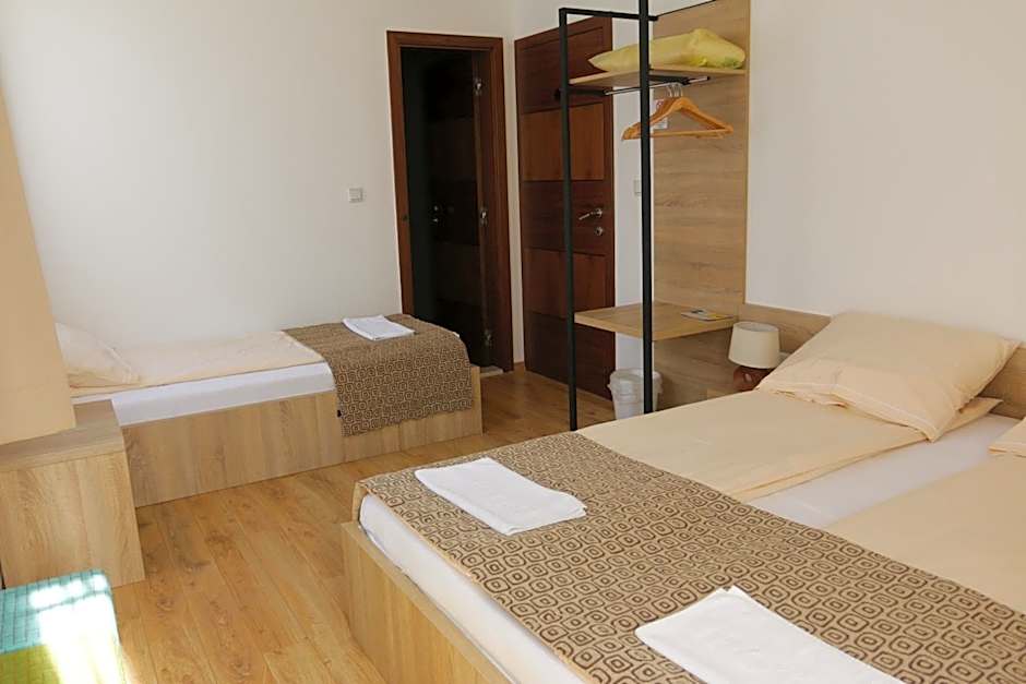 Hotel Logavina 8 Garage Parking