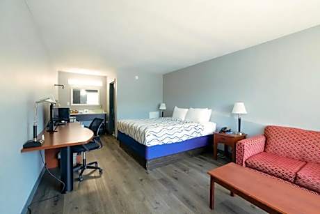 1 King Bed, Nonsmoking