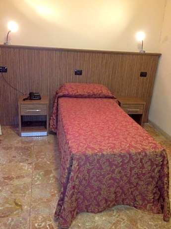 Single Room with Shared Bathroom