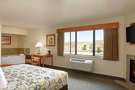 Deluxe King Studio Suite - Non-Smoking