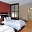Red Roof PLUS+ & Suites Chattanooga - Downtown