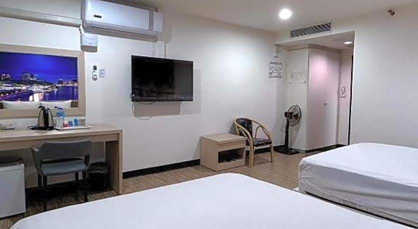 Lotus Yuan Business Hotel