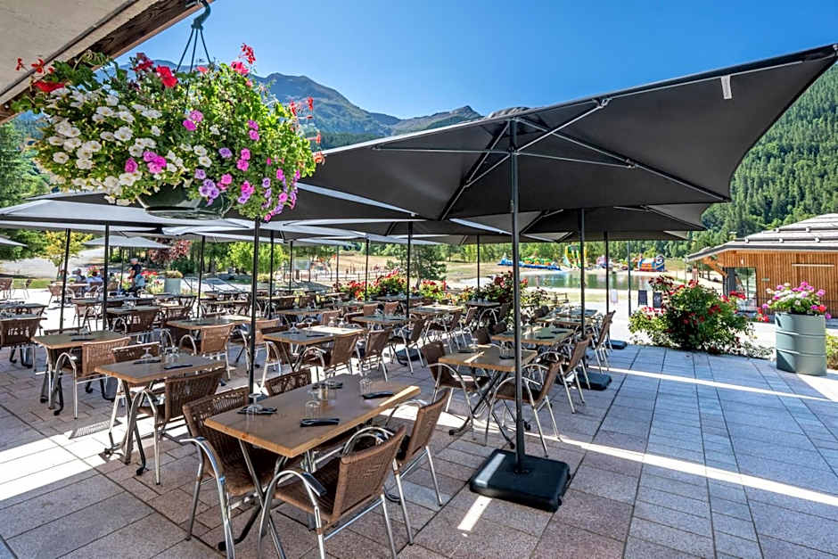 Hôtel et Camping O2 Orcières Outdoor Area