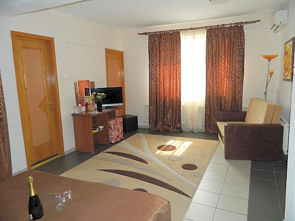 Hotel Tranzzit