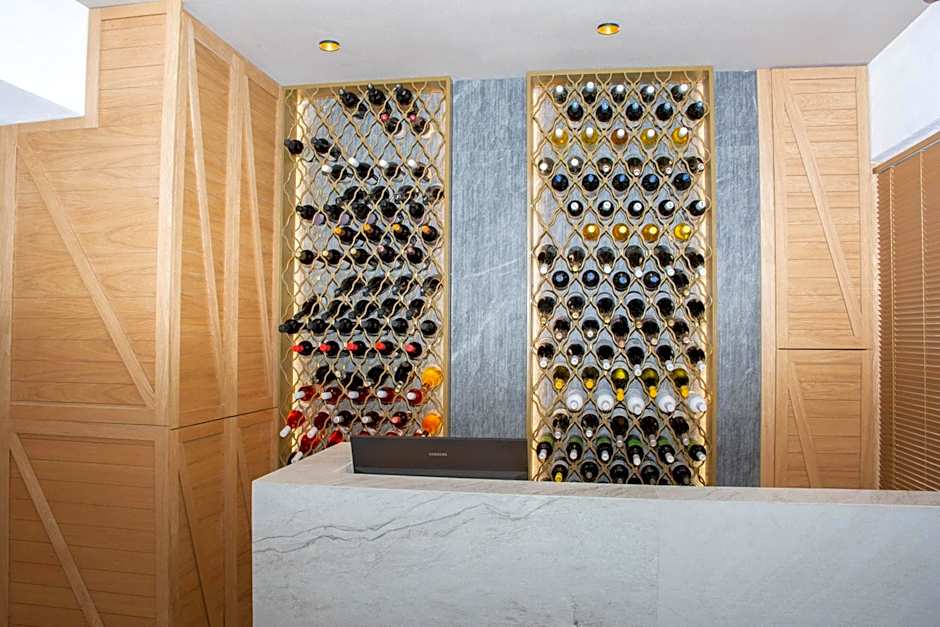 Yianna Caravel "by Checkin"