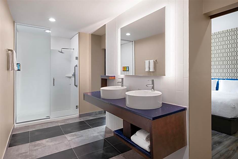 GLo Best Western Enid OK Downtown/Convention Center Hotel