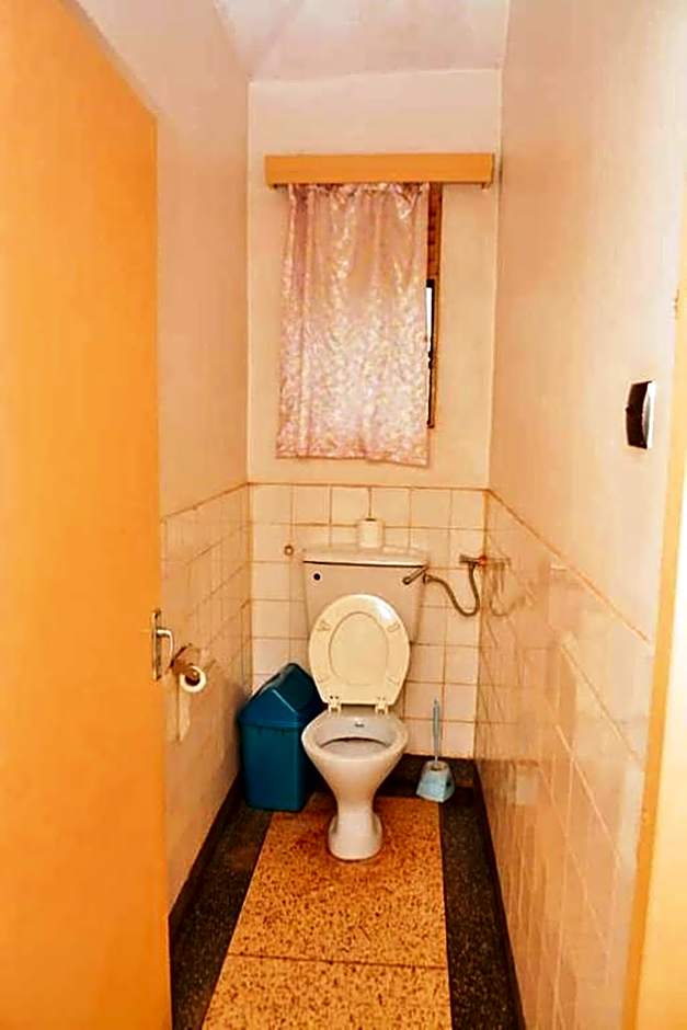 MAKERERE UNIVERSITY GUEST HOUSE