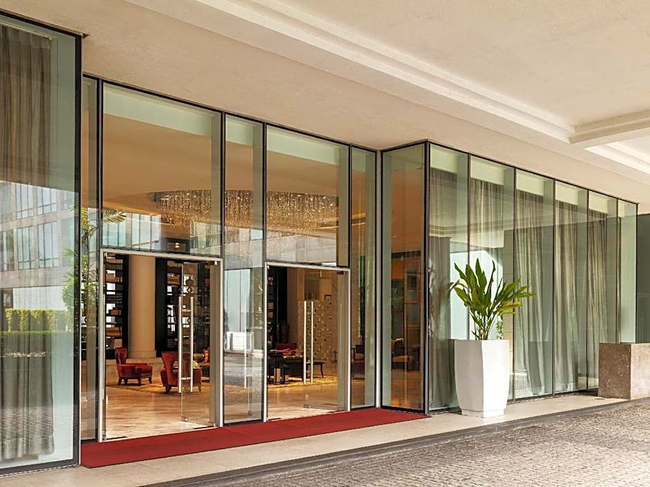 Raffles Makati Hotel