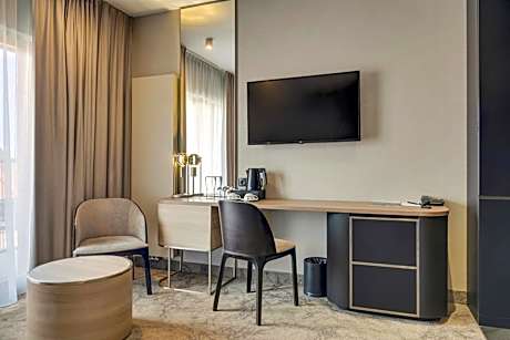 Standard King Room