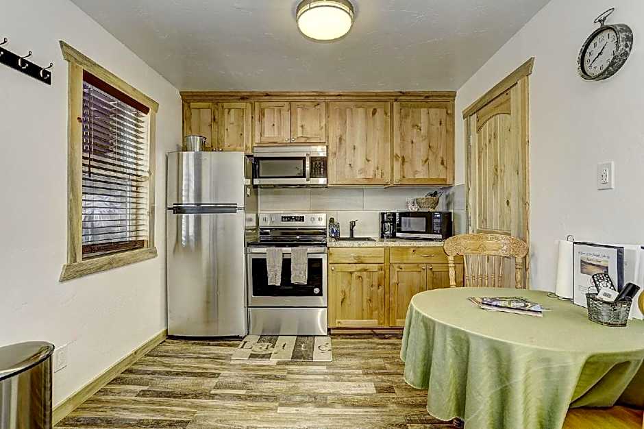 Cascade Lake Inn