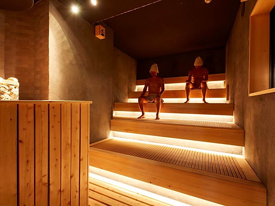 Rembrandt Cabin and Spa Shimbashi - Men Only