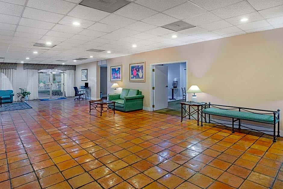 Days Inn by Wyndham Del Rio