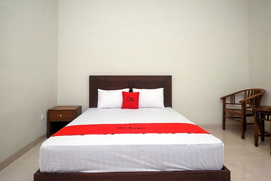 RedDoorz Syariah near Transmart Pabelan Solo