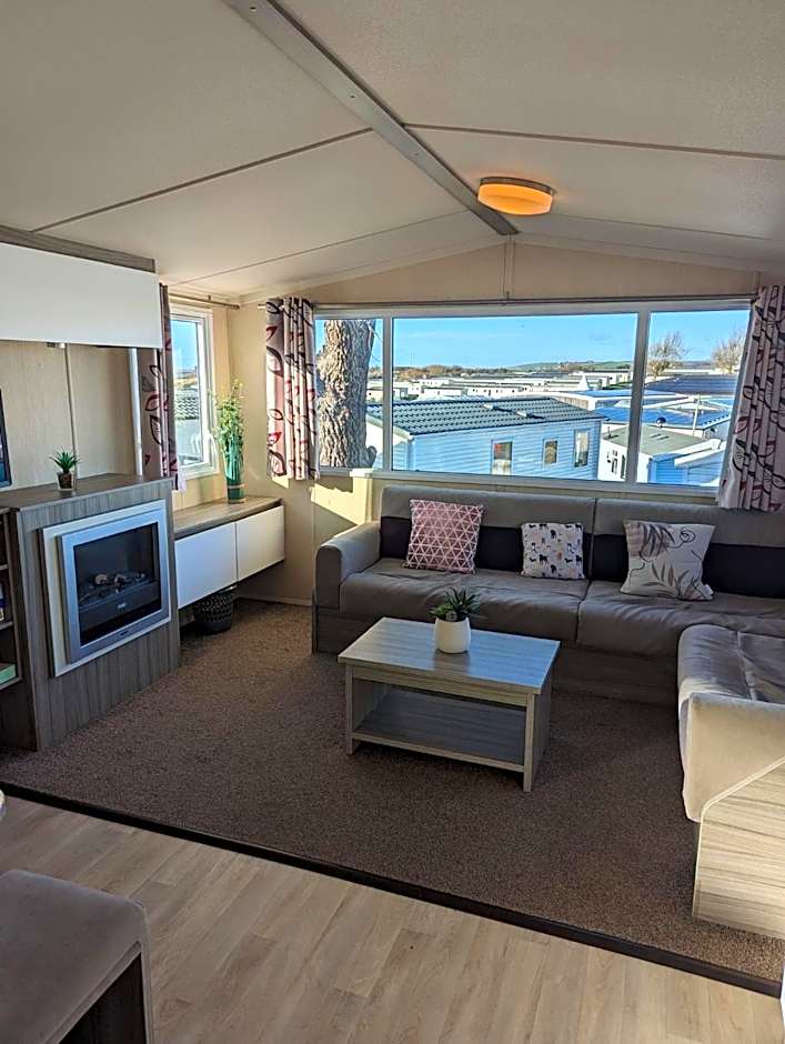 Relaxing Holiday Home Chickerell View Littlesea Haven