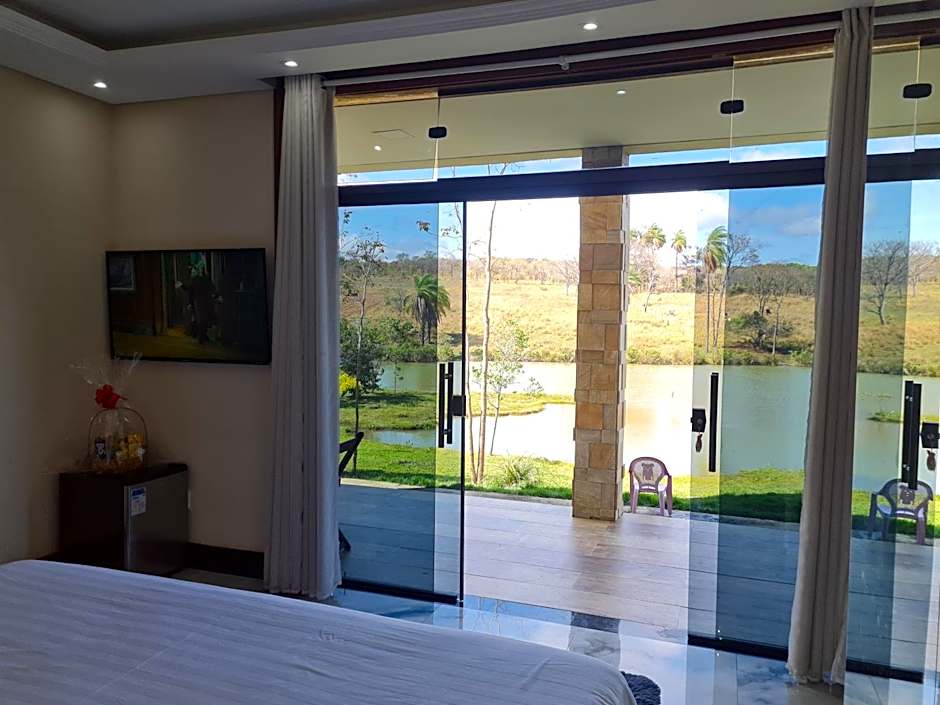 Chalé defronte Lagoa na Serra do Cipó próximo a Cachoeira Grande, Cachoeira do Pedrão e Cachoeira Véu da Noiva