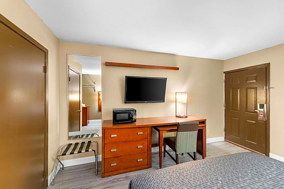 Econo Lodge Texarkana I-30