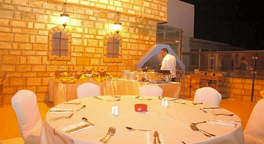 Mina Hotel