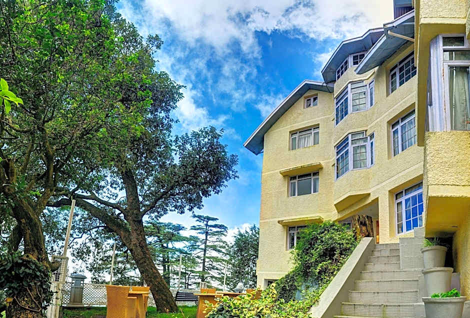 Summit Le Royale Hotel