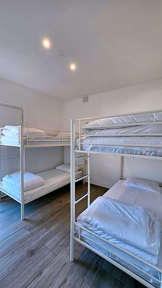 Blife Faro Beach Hostel & Rooms