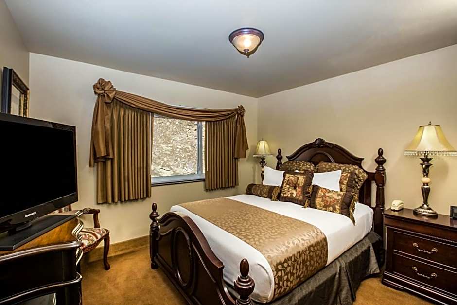 Photo 1 of 9 of Suite