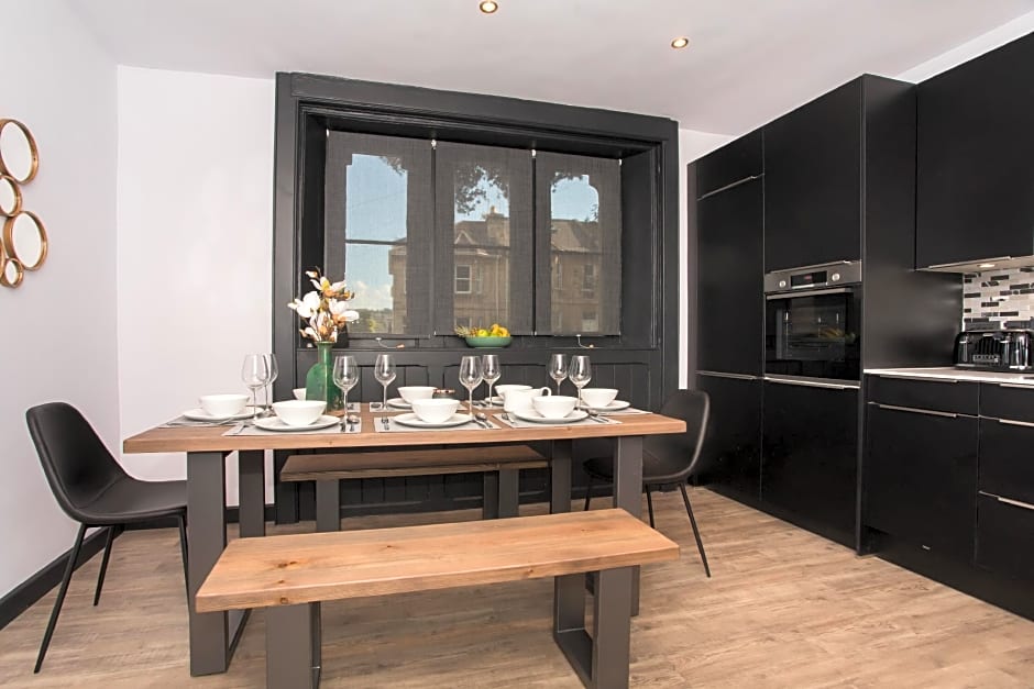 Locksbrook Lodge - Hot Tub - Spacious Outdoor Space